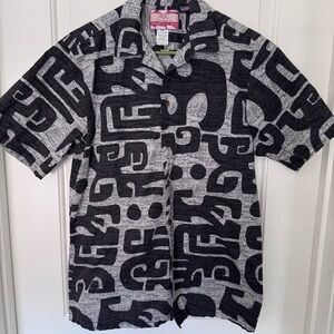 Men’s Black & Gray retro Short-Sleeve Button Down Shirt made in Hawaii medium